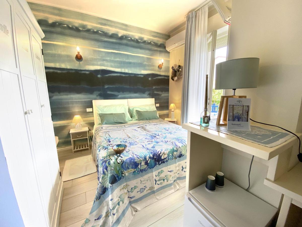 B&B Due Passi Dal Mare Cinquale Exterior photo