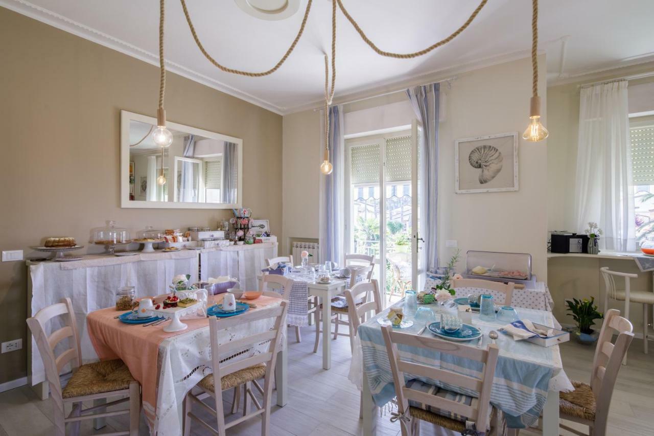 B&B Due Passi Dal Mare Cinquale Exterior photo