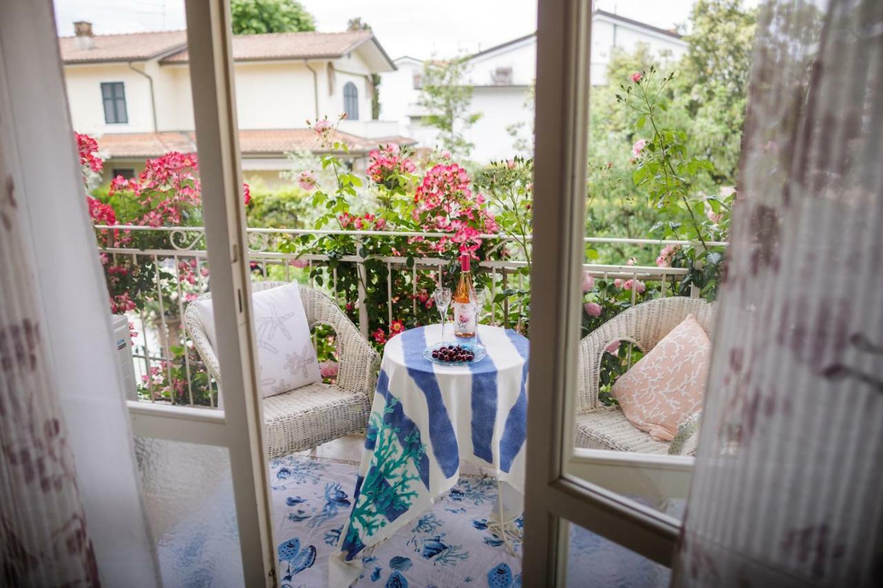 B&B Due Passi Dal Mare Cinquale Exterior photo
